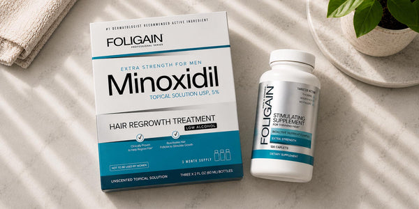 FOLIGAIN低アルコール処方ミノキシジル5%と、その横にあるカプレット錠120錠入りスティミュレーティングサプリメント。
